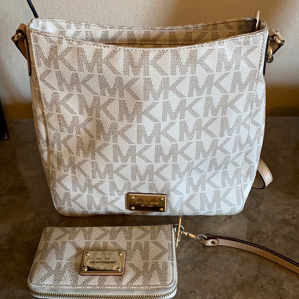 MK purse